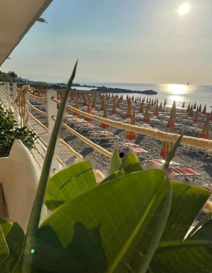 The Dream - Seafront Loft Apartment Giardini Naxos Exterior photo