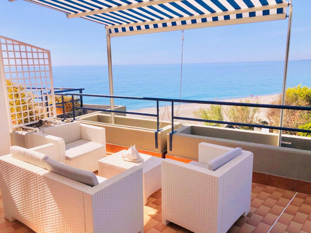 The Dream - Seafront Loft Apartment Giardini Naxos Exterior photo